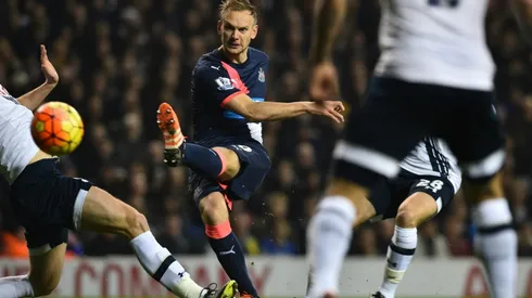 Newcastle loan De Jong to PSV Eindhoven