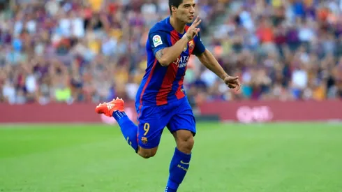 Suarez hits hat-trick as Barcelona thump Betis