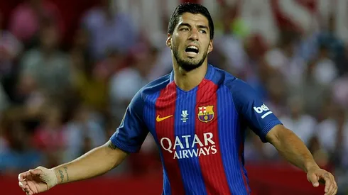 Suarez gives Barcelona edge in Supercup
