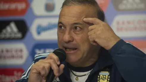 Unpaid Argentina football coach forced to borrow from daughter