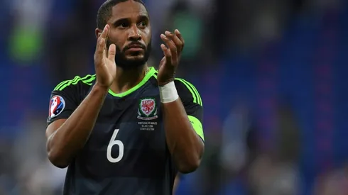 Wales captain Ashley Williams signs for Everton
