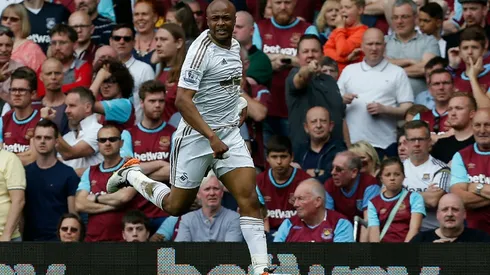 Andre Ayew joins West Ham from Swansea