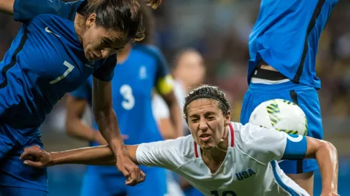 Lucky 13 for rampant US women over France in Rio football