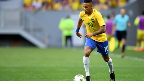 Brazil booed off as Neymar flops in South Africa stalemate