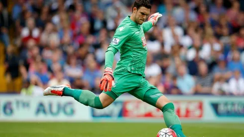 Saints sign McCarthy as competition for Forster