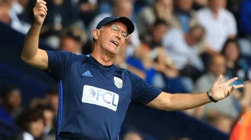 Pulis says adaptability key as 1,000th game looms