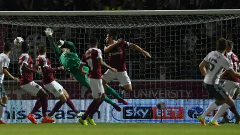 Man Utd, Man City set up League Cup showdown