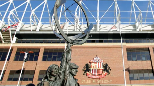 Fans salute young Sunderland cancer sufferer