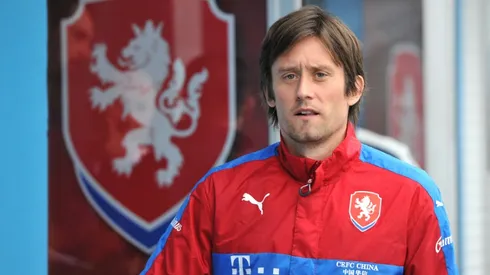 Rosicky gets emotional Sparta Prague welcome