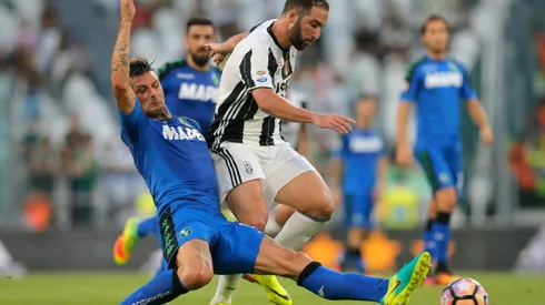 Higuain hits double for rampant Juve