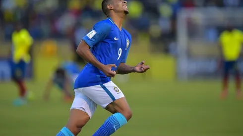 Jesus sparkles as Brazil down Ecuador