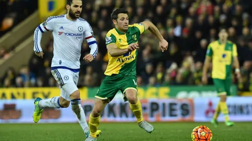 Bruce starts Villa reign with draw; Norwich top Championship