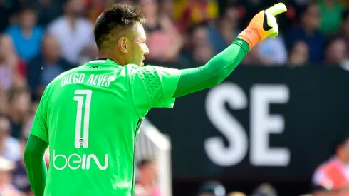 Atletico go top in Spain despite two missed penalties