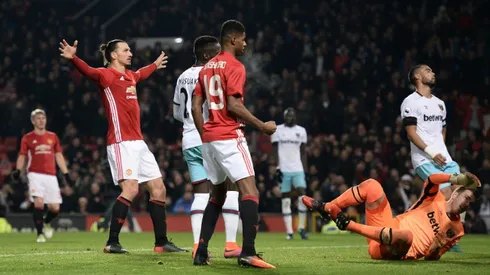 Ibra, Martial see Man Utd through, Arsenal crash
