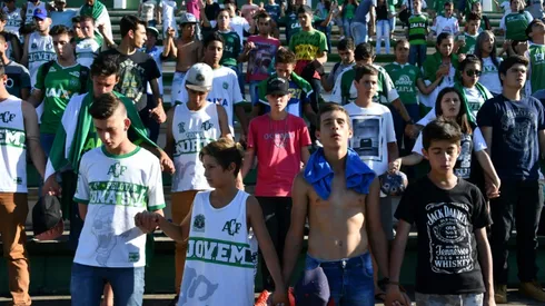 Footballers' plane crash deaths stun Brazilian home city