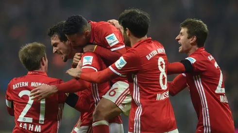 Hummels header sees Bayern halve Leipzig's lead