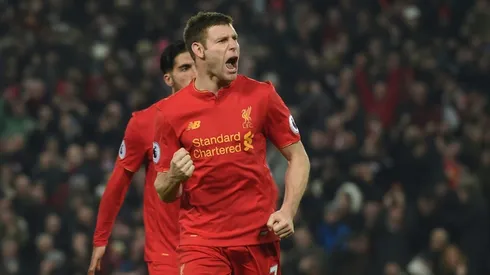 Liverpool go top as Aguero lifts Man City