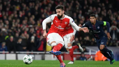 Arsenal draw with PSG, battle for top Champions League spot goes to final match