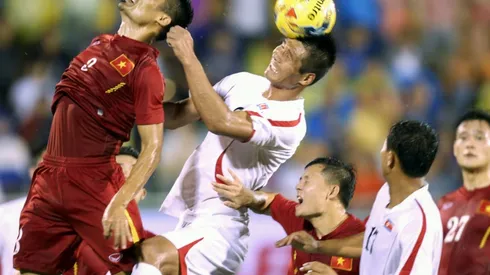 Vietnam edge towards football's Suzuki Cup semis
