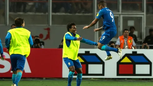 Brazil virtually home as Peru downed