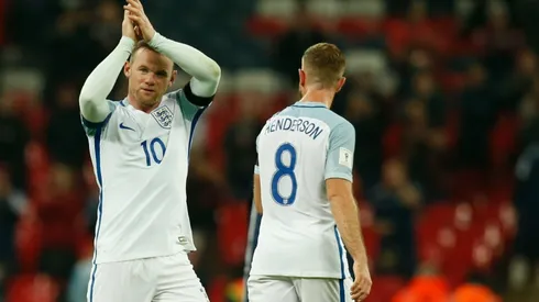 England sweep Scots away, France hit back to win