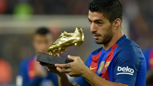Suarez says Barcelona extension talks 'moving nicely'
