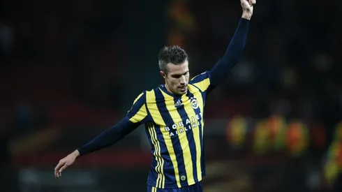 Van Persie says eye 'undamaged' after scare