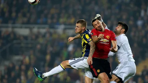 Faltering United downed by Fenerbahce in Istanbul