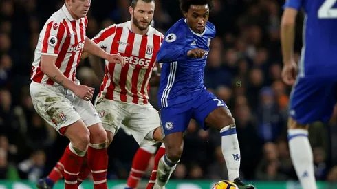 Willian powers Chelsea to record-equalling win