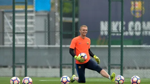 Barcelona keeper Cillessen out for two weeks