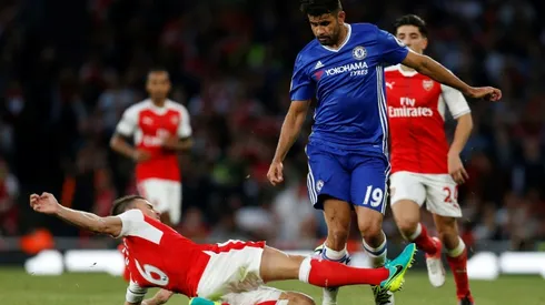 Wenger makes Chelsea title favourites