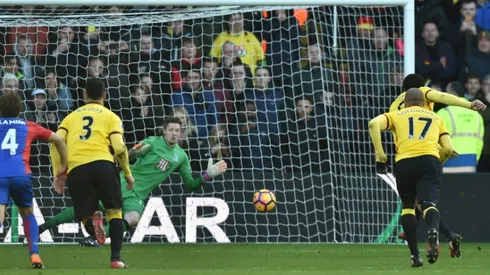 Troy Deeney's 100th goal denies Allardyce opening win