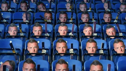 Leicester make masked protest over Vardy ban