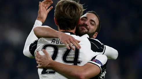 Higuain haunts Roma as Juve go seven points clear