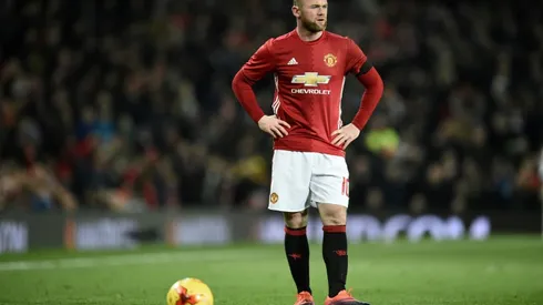 Mourinho keeps Rooney guessing over Palace clash