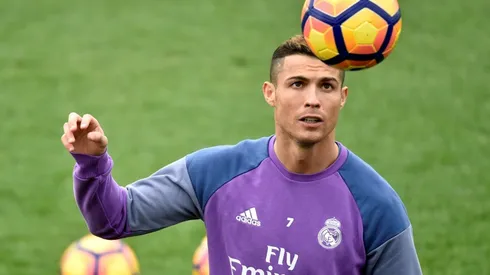 Gold-haired Ronaldo poised for Ballon d'Or glory