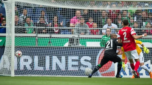 Bundesliga to use video refs in 2017/18 - head ref