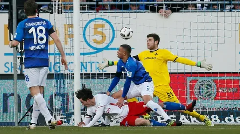 Hamburgs climb off bottom of Bundesliga with first league win