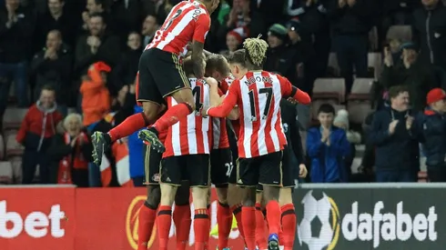 Sunderland off the bottom as Leicester crash again