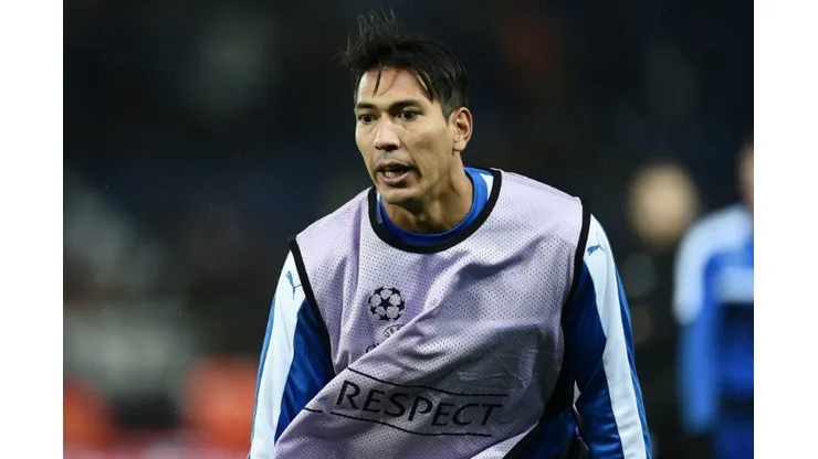 Leicester City's Ulloa issues strike threat as Southampton sign keeper