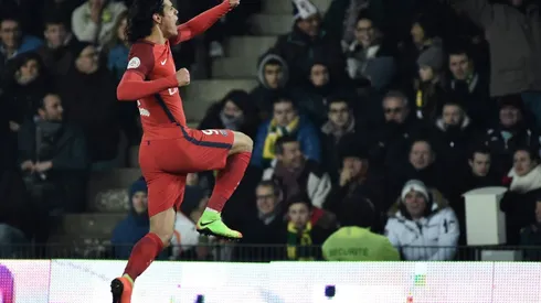 Cavani hits double for impressive PSG