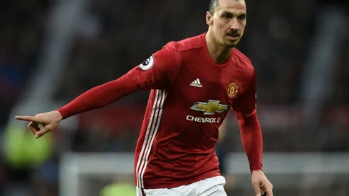 United brace for Liverpool crunch, Chelsea eye recovery