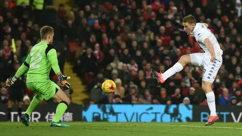 Vibrant Leeds into third after Wood strikes