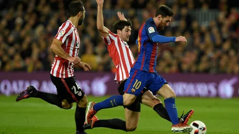 Messi free-kick magic sends Barcelona into Cup quarters