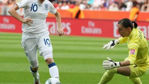 English record goalscorer Kelly Smith retires