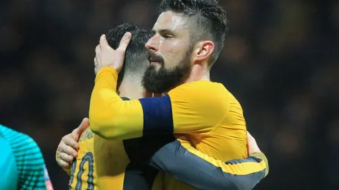 Wenger hails captain Giroud after new late show