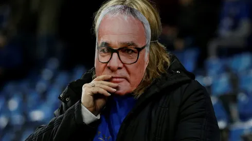 Leicester fans honour sacked Ranieri