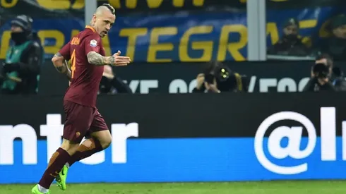 Nainggolan brace rocks Inter Milan as Roma roll on