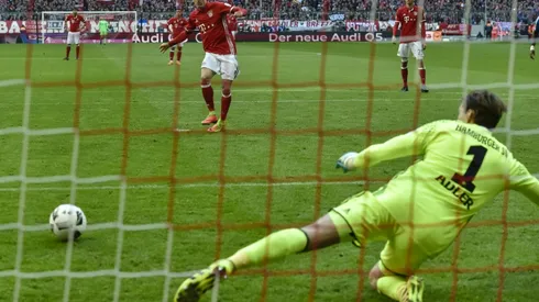 Lewandowski leads Bayern to new rout against Hamburg