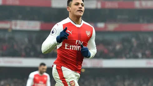 Sanchez, Martial on mark as Arsenal, Man Utd rise